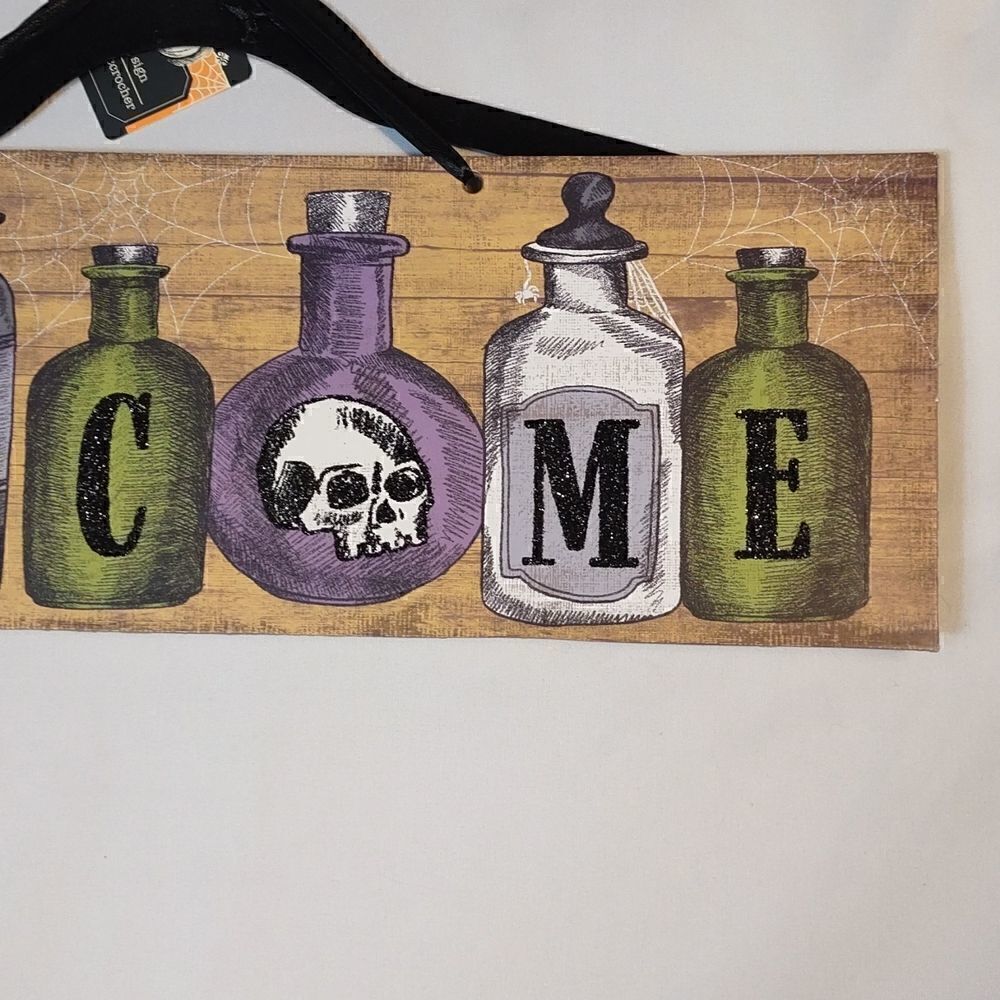 Halloween "Poison Bottle" Welcome Sign - Picture 3 of 4